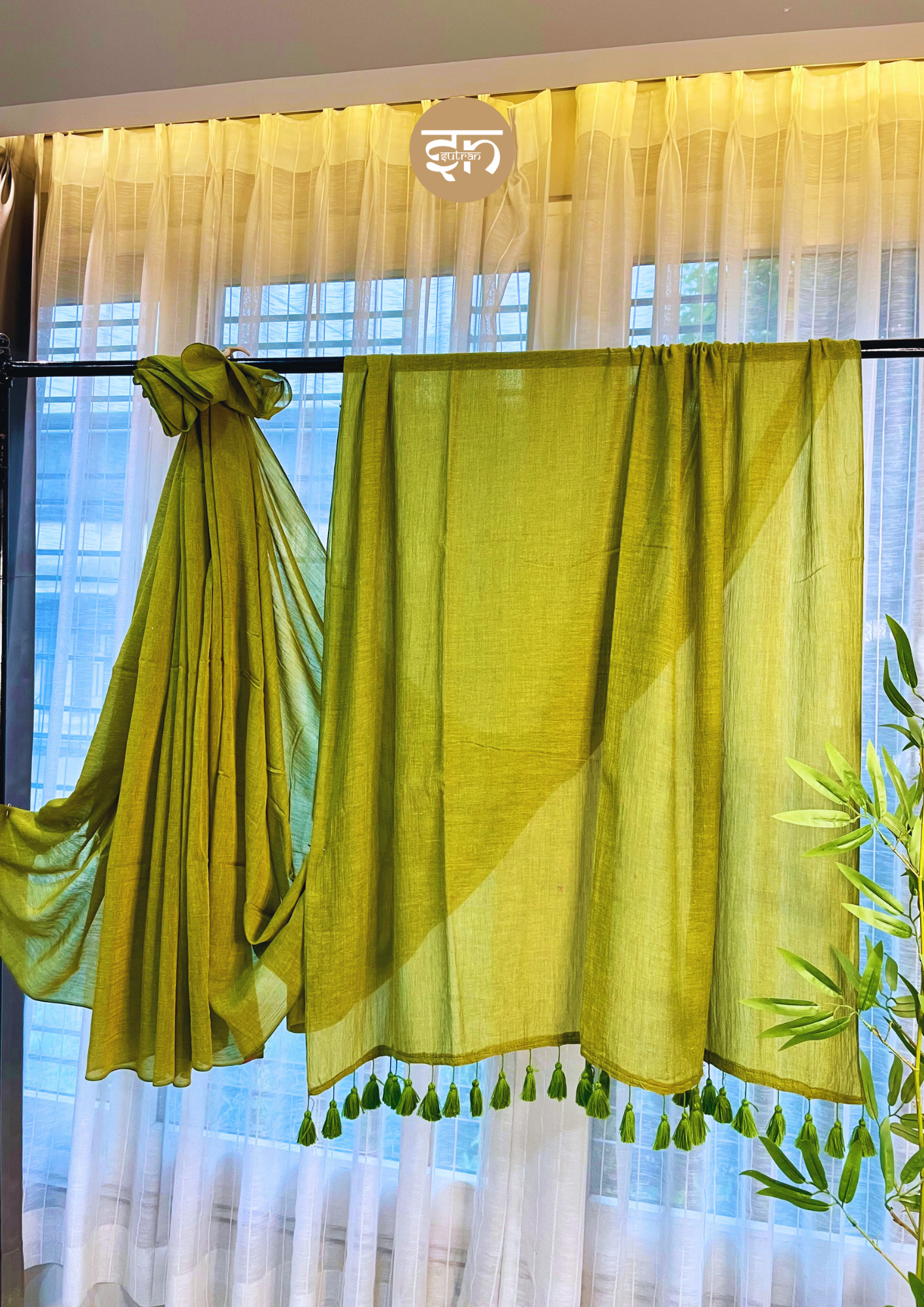 BARE ELEGANCE - Image 2